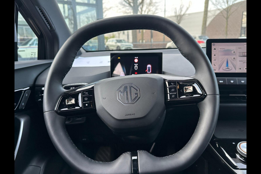 MG Mg4 electric Luxury 64 kWh | 20.000KM! | 7 JAAR GARANTIE BIJ MG| SUPER COMPLETE AUTO| RONDOMZICHT CAMERA| STOEL+ STUUR VERWARMING| DODE HOEK