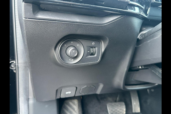 MG Mg4 electric Luxury 64 kWh | 20.000KM! | 7 JAAR GARANTIE BIJ MG| SUPER COMPLETE AUTO| RONDOMZICHT CAMERA| STOEL+ STUUR VERWARMING| DODE HOEK