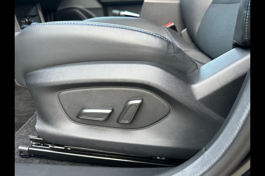 MG Mg4 electric Luxury 64 kWh | 20.000KM! | 7 JAAR GARANTIE BIJ MG| SUPER COMPLETE AUTO| RONDOMZICHT CAMERA| STOEL+ STUUR VERWARMING| DODE HOEK