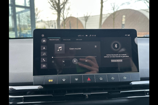 MG Mg4 electric Luxury 64 kWh | 20.000KM! | 7 JAAR GARANTIE BIJ MG| SUPER COMPLETE AUTO| RONDOMZICHT CAMERA| STOEL+ STUUR VERWARMING| DODE HOEK