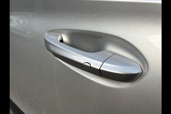 MG Mg4 electric Luxury 64 kWh |LONG RANGE | 12.000KM! | 7 JAAR GARANTIE BIJ MG| SUPER COMPLETE AUTO| RONDOMZICHT CAMERA| STOEL+ STUUR VERWARMING| DODE HOEK