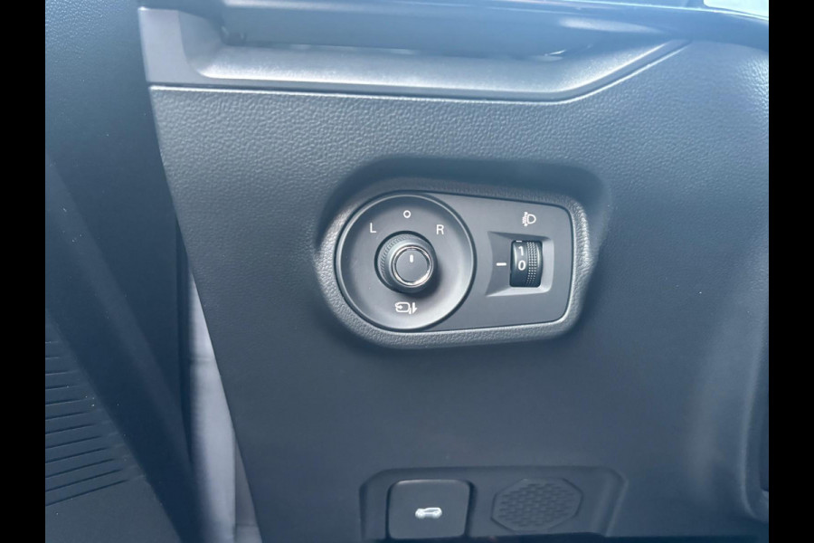 MG Mg4 electric Luxury 64 kWh |LONG RANGE | 12.000KM! | 7 JAAR GARANTIE BIJ MG| SUPER COMPLETE AUTO| RONDOMZICHT CAMERA| STOEL+ STUUR VERWARMING| DODE HOEK