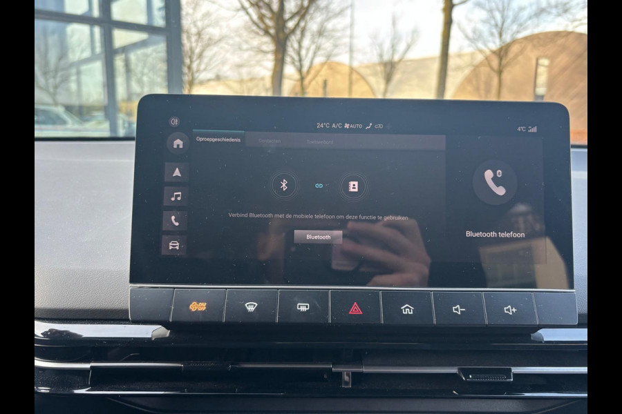 MG Mg4 electric Luxury 64 kWh |LONG RANGE | 12.000KM! | 7 JAAR GARANTIE BIJ MG| SUPER COMPLETE AUTO| RONDOMZICHT CAMERA| STOEL+ STUUR VERWARMING| DODE HOEK