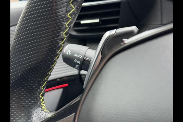 Peugeot 208 1.2 PureTech GT-Line Navi|Pano|Leder|Camera|Carplay|Cruise|D-riem v.v. in 2024|Clima|N.A.P|Stoelverwarming|Nieuwe APK bij Aflevering|2e Eigenaar