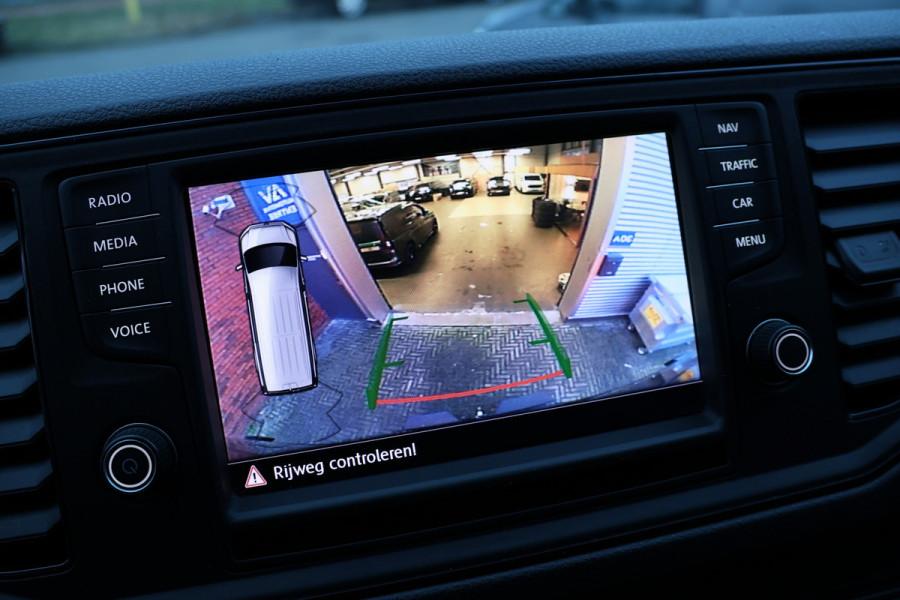 Volkswagen Crafter 35 2.0 TDI 177 PK L4H3 Highline | ACC | Bi-Xenon | CarPlay | Camera | DAB | 360 PDC | Trekhaak | NAP Logisch | Nieuwe APK