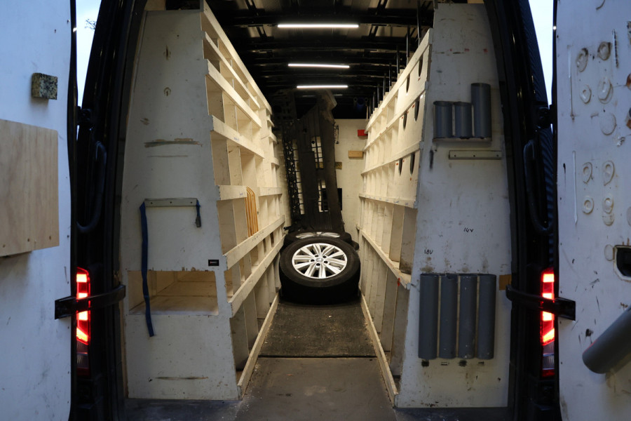 Volkswagen Crafter 35 2.0 TDI 177 PK L4H3 Highline | ACC | Bi-Xenon | CarPlay | Camera | DAB | 360 PDC | Trekhaak | NAP Logisch | Nieuwe APK