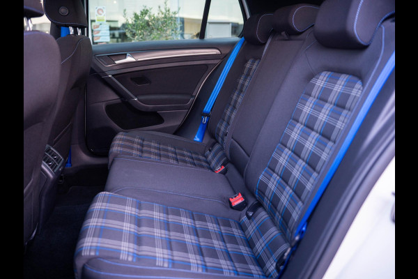 Volkswagen Golf 1.4 TSI GTE 204PK / Pano / ACC / Carplay / Virtual cockpit / Stoelverwarming