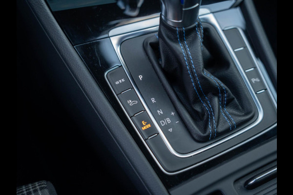 Volkswagen Golf 1.4 TSI GTE 204PK / Pano / ACC / Carplay / Virtual cockpit / Stoelverwarming