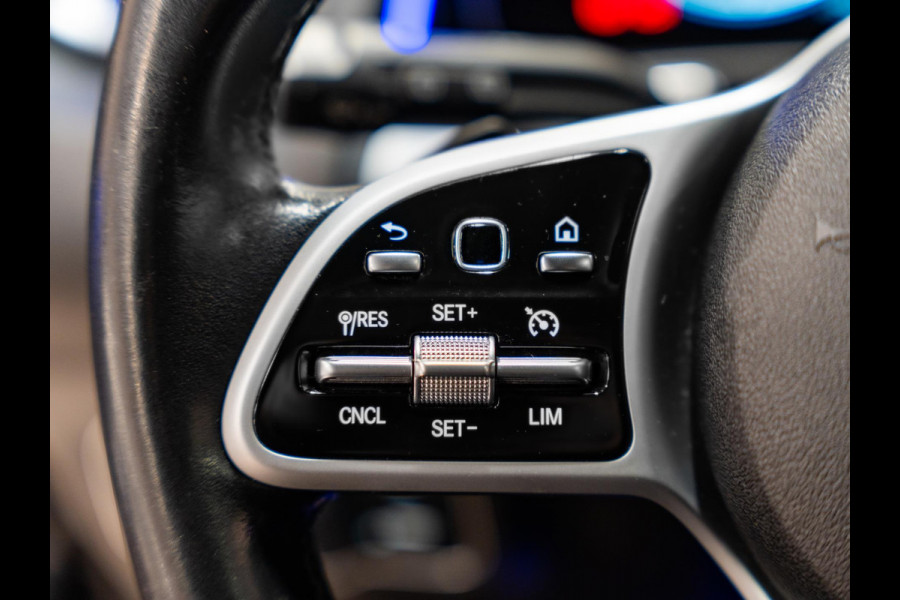 Mercedes-Benz Glb 200 Premium Plus, Pano, Widescreen, Ambiënte Light, 360 Cam, Voll Led, Cruise, Multistuur, Voll Onderhoud