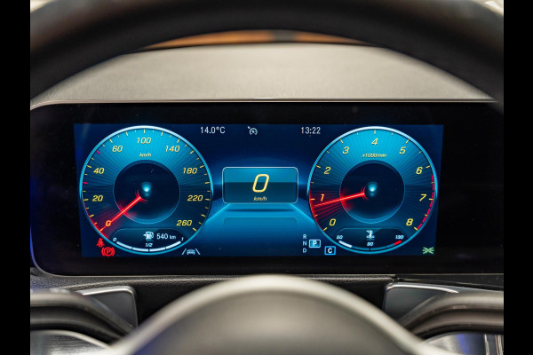 Mercedes-Benz Glb 200 Premium Plus, Pano, Widescreen, Ambiënte Light, 360 Cam, Voll Led, Cruise, Multistuur, Voll Onderhoud