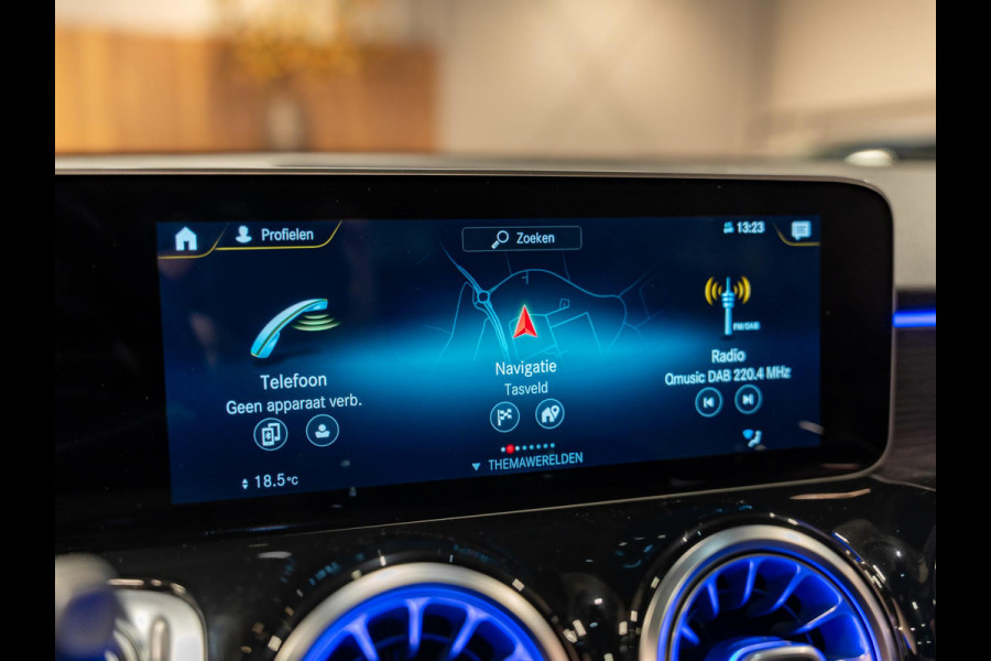 Mercedes-Benz Glb 200 Premium Plus, Pano, Widescreen, Ambiënte Light, 360 Cam, Voll Led, Cruise, Multistuur, Voll Onderhoud