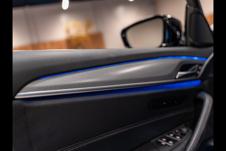 BMW 5 Serie Touring 520i High Executive M Pakket, Pano, Virtual Cockpit, Leder, 19"M Sport Velgen, Prive Glas, Volledig Onderhoud