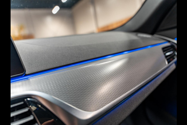 BMW 5 Serie Touring 520i High Executive M Pakket, Pano, Virtual Cockpit, Leder, 19"M Sport Velgen, Prive Glas, Volledig Onderhoud