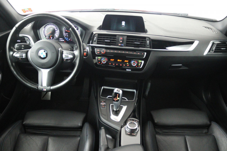 BMW 1-serie 118i Corporate Lease Executive (STOELVERWARMING, DIGITALE COCKPIT, CRUISE CONTROL, AUTOMAAT, DEALER ONDERHOUDEN)