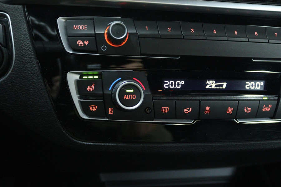 BMW 1-serie 118i Corporate Lease Executive (STOELVERWARMING, DIGITALE COCKPIT, CRUISE CONTROL, AUTOMAAT, DEALER ONDERHOUDEN)