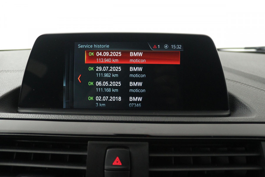 BMW 1-serie 118i Corporate Lease Executive (STOELVERWARMING, DIGITALE COCKPIT, CRUISE CONTROL, AUTOMAAT, DEALER ONDERHOUDEN)