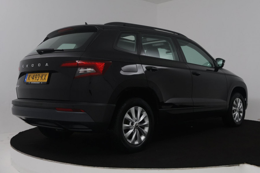 Škoda Karoq 1.0 TSI Business Edition (PANORAMADAK, STOEL/STUUR VERWARMING, NAVIGATIE CARPLAY, DIGITALE COCKPIT, SENSOREN)