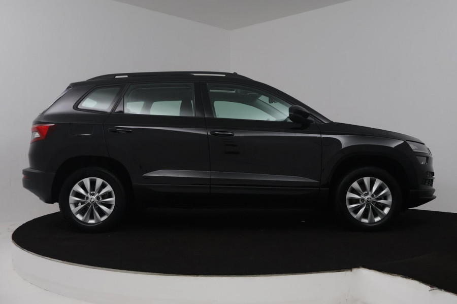 Škoda Karoq 1.0 TSI Business Edition (PANORAMADAK, STOEL/STUUR VERWARMING, NAVIGATIE CARPLAY, DIGITALE COCKPIT, SENSOREN)
