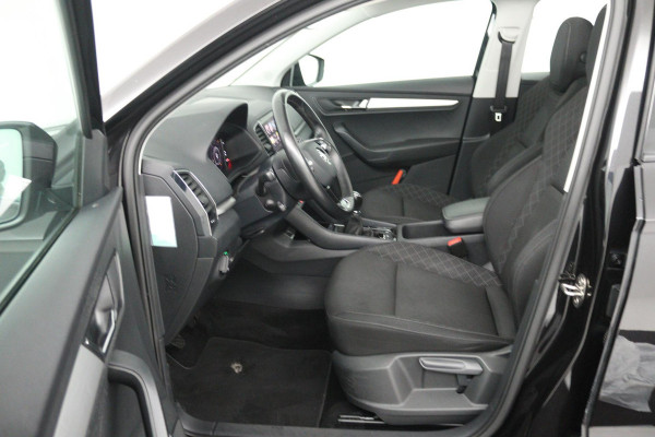 Škoda Karoq 1.0 TSI Business Edition (PANORAMADAK, STOEL/STUUR VERWARMING, NAVIGATIE CARPLAY, DIGITALE COCKPIT, SENSOREN)