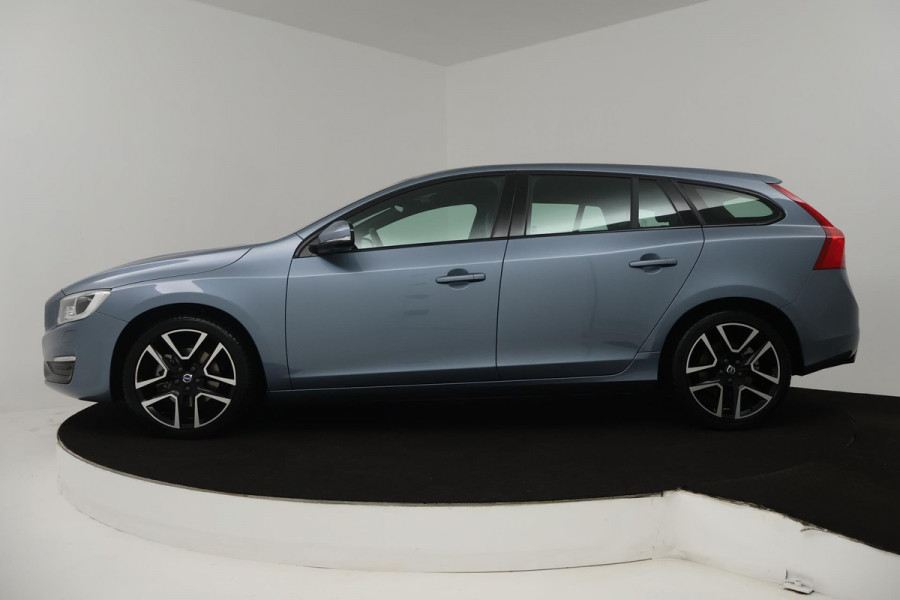 Volvo V60 2.0 T4 Polar+ Dynamic (TREKHAAK, STOELVERWARMING, NAVIGATIE, AUTOMAAT, PARKEERSENSOREN)