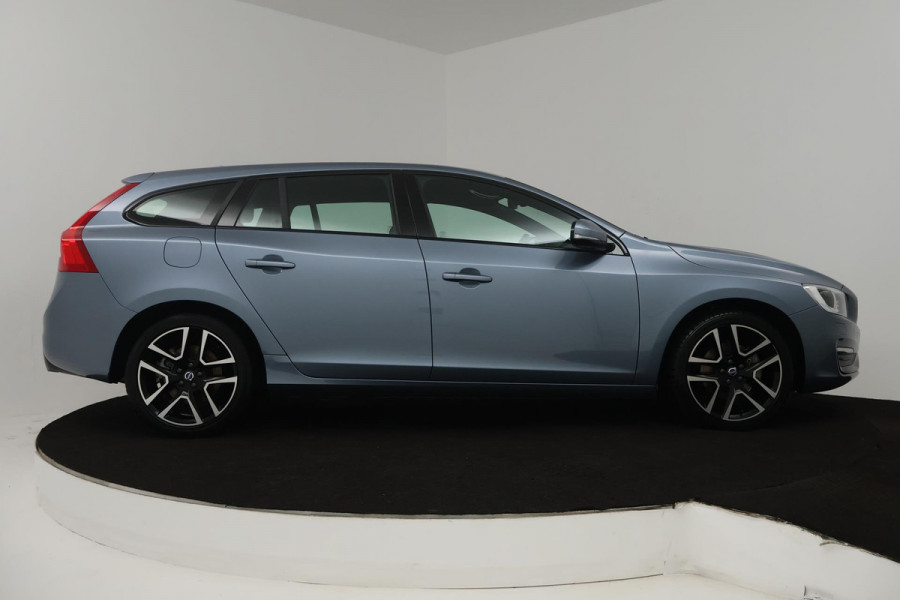 Volvo V60 2.0 T4 Polar+ Dynamic (TREKHAAK, STOELVERWARMING, NAVIGATIE, AUTOMAAT, PARKEERSENSOREN)