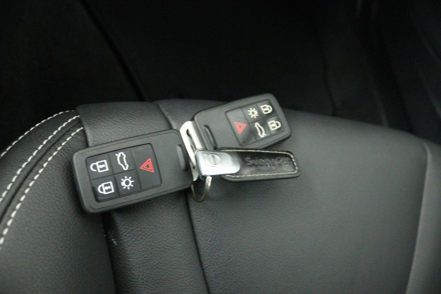 Volvo V60 2.0 T4 Polar+ Dynamic (TREKHAAK, STOELVERWARMING, NAVIGATIE, AUTOMAAT, PARKEERSENSOREN)