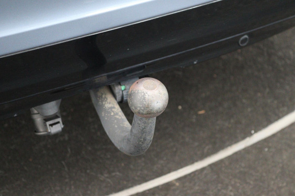 Volvo V60 2.0 T4 Polar+ Dynamic (TREKHAAK, STOELVERWARMING, NAVIGATIE, AUTOMAAT, PARKEERSENSOREN)