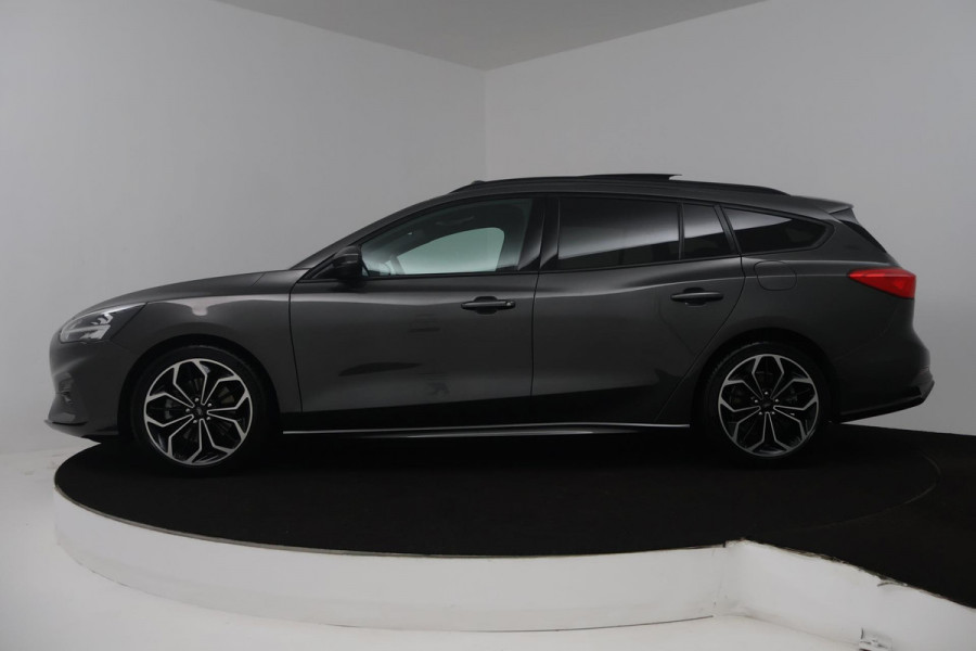 Ford FOCUS Wagon 1.5 EcoBoost Vignale (PANORAMADAK, STOEL/STUUR VERWARMING, CAMERA, CRUISE CONTROL ADAPTIEF, TREKHAAK)