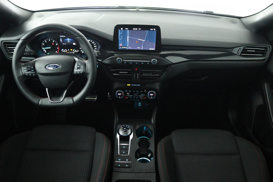 Ford FOCUS Wagon 1.5 EcoBoost Vignale (PANORAMADAK, STOEL/STUUR VERWARMING, CAMERA, CRUISE CONTROL ADAPTIEF, TREKHAAK)