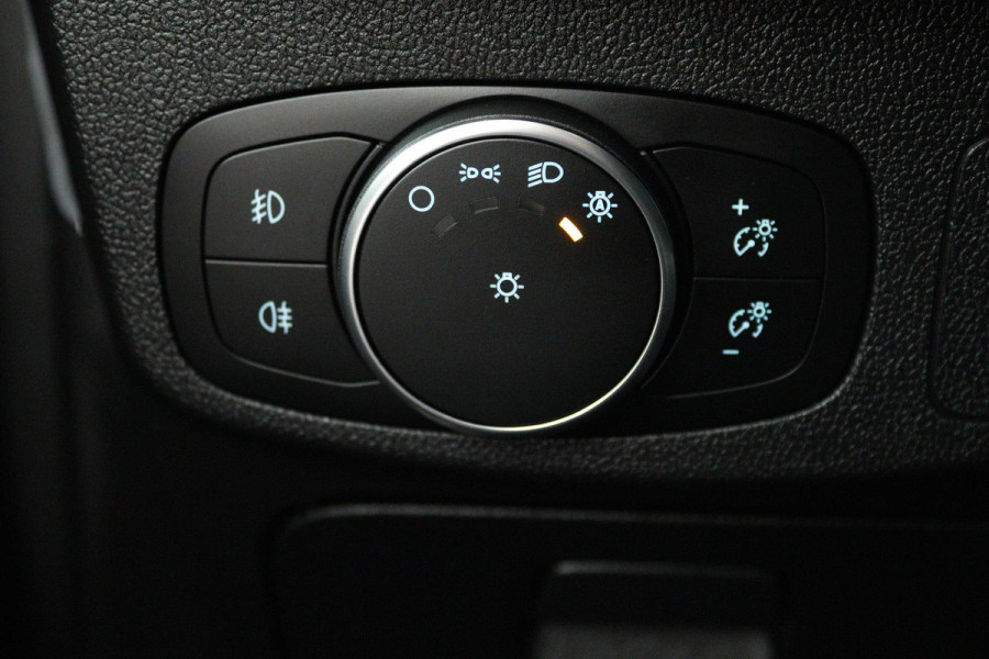 Ford FOCUS Wagon 1.5 EcoBoost Vignale (PANORAMADAK, STOEL/STUUR VERWARMING, CAMERA, CRUISE CONTROL ADAPTIEF, TREKHAAK)