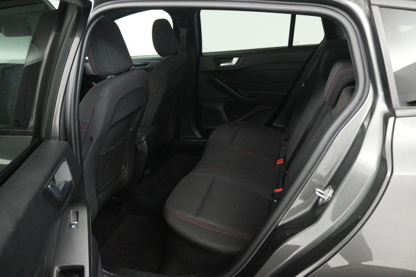 Ford FOCUS Wagon 1.5 EcoBoost Vignale (PANORAMADAK, STOEL/STUUR VERWARMING, CAMERA, CRUISE CONTROL ADAPTIEF, TREKHAAK)
