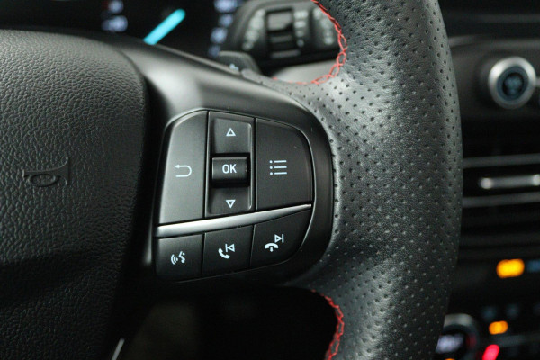 Ford FOCUS Wagon 1.5 EcoBoost Vignale (PANORAMADAK, STOEL/STUUR VERWARMING, CAMERA, CRUISE CONTROL ADAPTIEF, TREKHAAK)