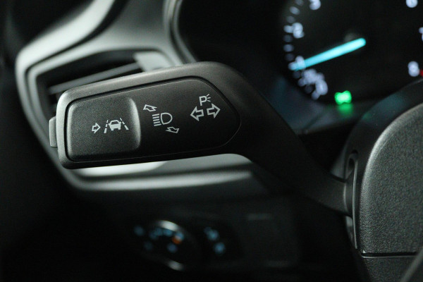 Ford FOCUS Wagon 1.5 EcoBoost Vignale (PANORAMADAK, STOEL/STUUR VERWARMING, CAMERA, CRUISE CONTROL ADAPTIEF, TREKHAAK)