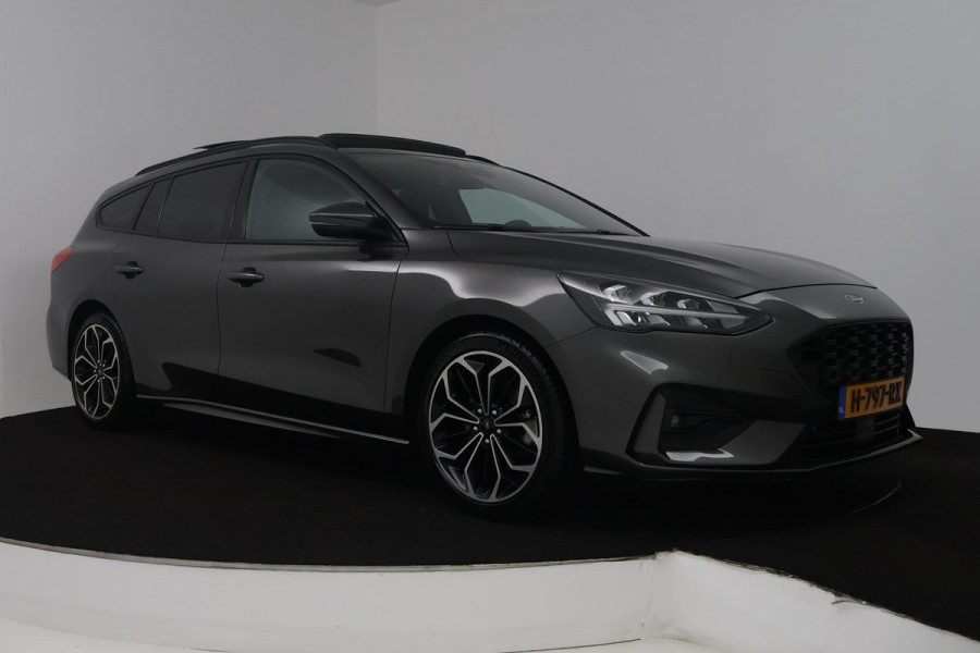 Ford FOCUS Wagon 1.5 EcoBoost Vignale (PANORAMADAK, STOEL/STUUR VERWARMING, CAMERA, CRUISE CONTROL ADAPTIEF, TREKHAAK)