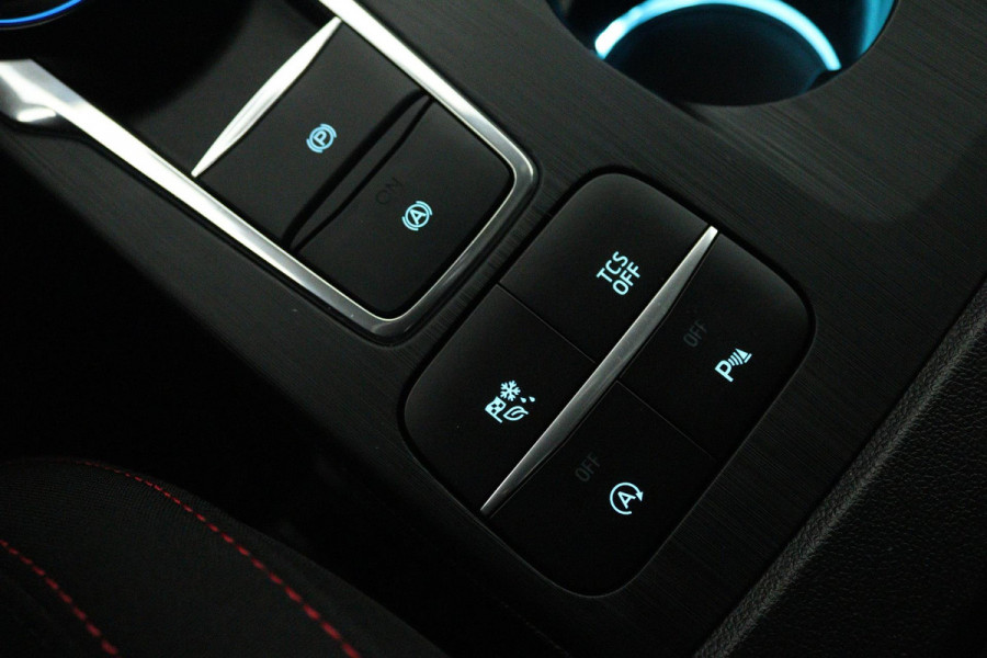 Ford FOCUS Wagon 1.5 EcoBoost Vignale (PANORAMADAK, STOEL/STUUR VERWARMING, CAMERA, CRUISE CONTROL ADAPTIEF, TREKHAAK)