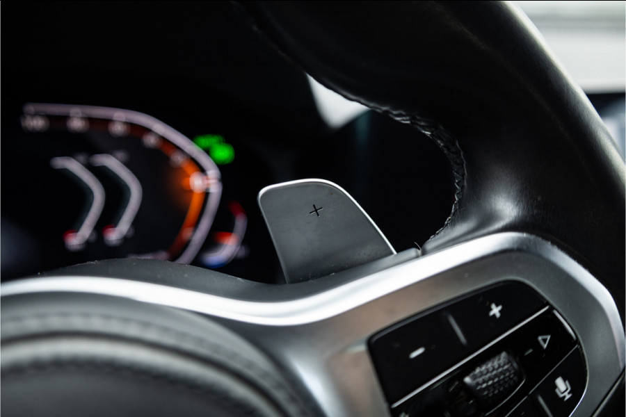 BMW 3 Serie Touring 320i M Sport High Ex Camera / HiFi / Trekhaak / 19inch /