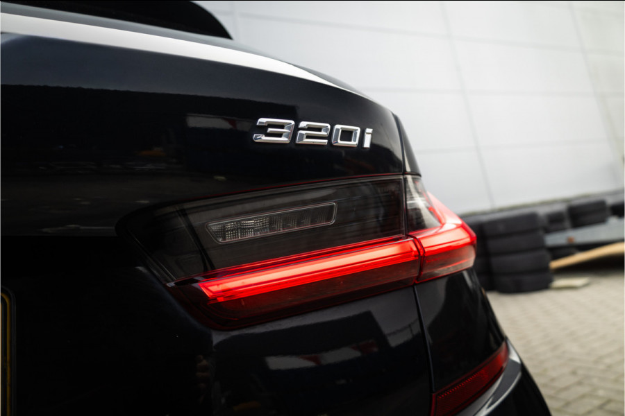 BMW 3 Serie Touring 320i M Sport High Ex Camera / HiFi / Trekhaak / 19inch /