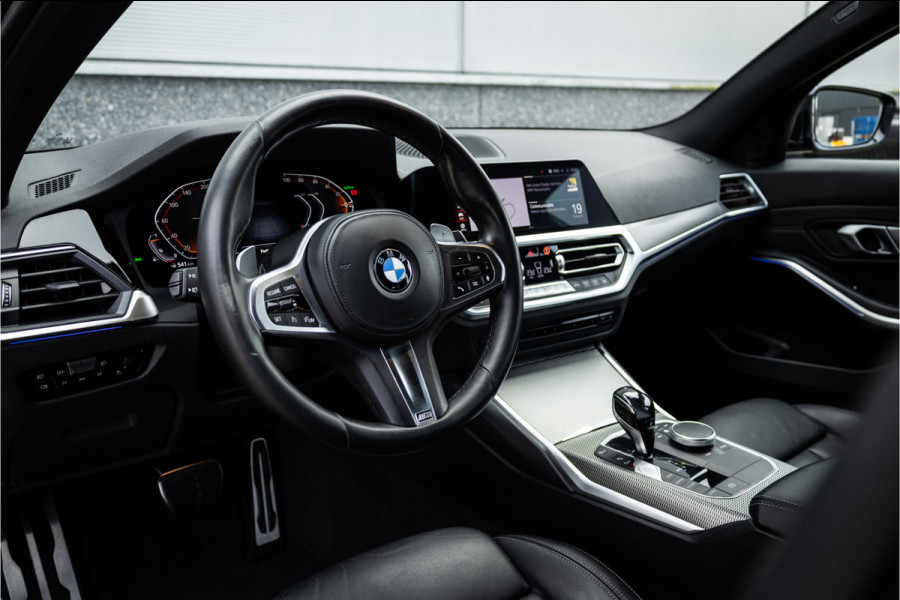 BMW 3 Serie Touring 320i M Sport High Ex Camera / HiFi / Trekhaak / 19inch /