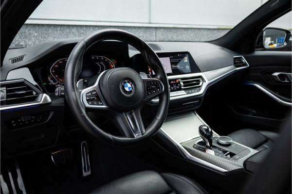 BMW 3 Serie Touring 320i M Sport High Ex Camera / HiFi / Trekhaak / 19inch /