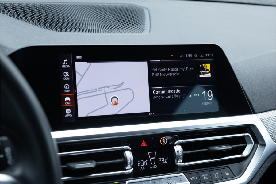 BMW 3 Serie Touring 320i M Sport High Ex Camera / HiFi / Trekhaak / 19inch /