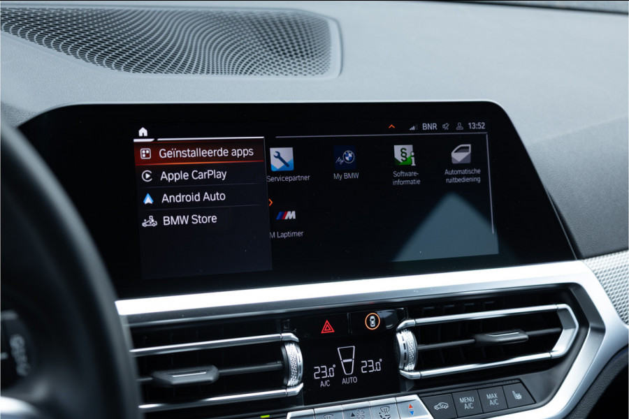 BMW 3 Serie Touring 320i M Sport High Ex Camera / HiFi / Trekhaak / 19inch /