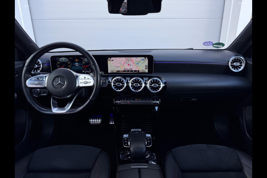 Mercedes-Benz A-Klasse 180 Premium Plus A35 Pano/Memory/Sfeer