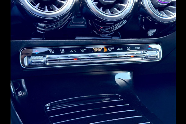 Mercedes-Benz A-Klasse 180 Premium Plus A35 Pano/Memory/Sfeer