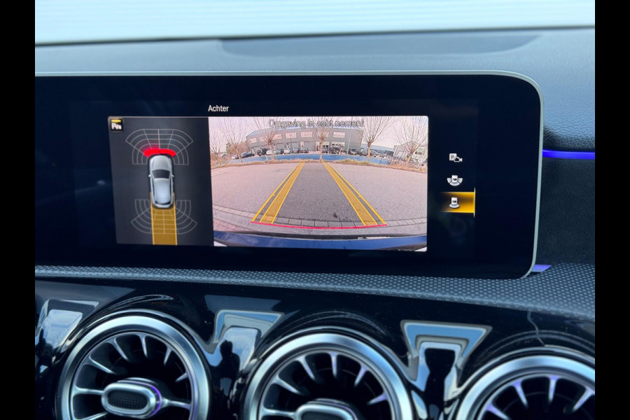 Mercedes-Benz A-Klasse 180 Premium Plus A35 Pano/Memory/Sfeer