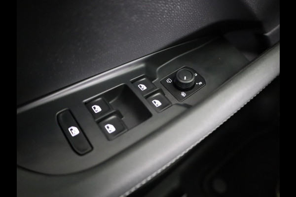 CUPRA Terramar 1.5 TSI e-Hybrid Business 204pk | Navigatie | Parkeercamera | Elektrisch verstelbare voorstoelen met geheugen |