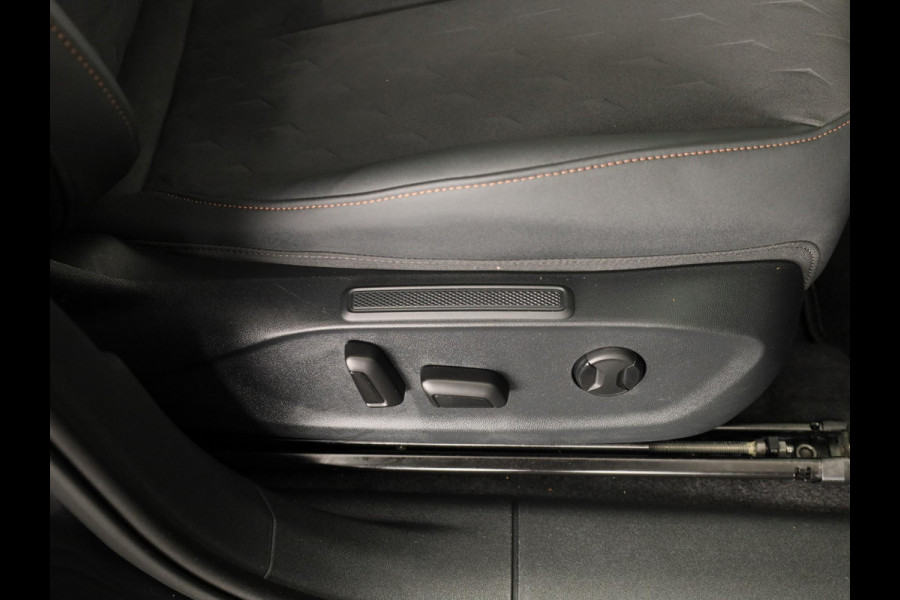 CUPRA Terramar 1.5 TSI e-Hybrid Business 204pk | Navigatie | Parkeercamera | Elektrisch verstelbare voorstoelen met geheugen |