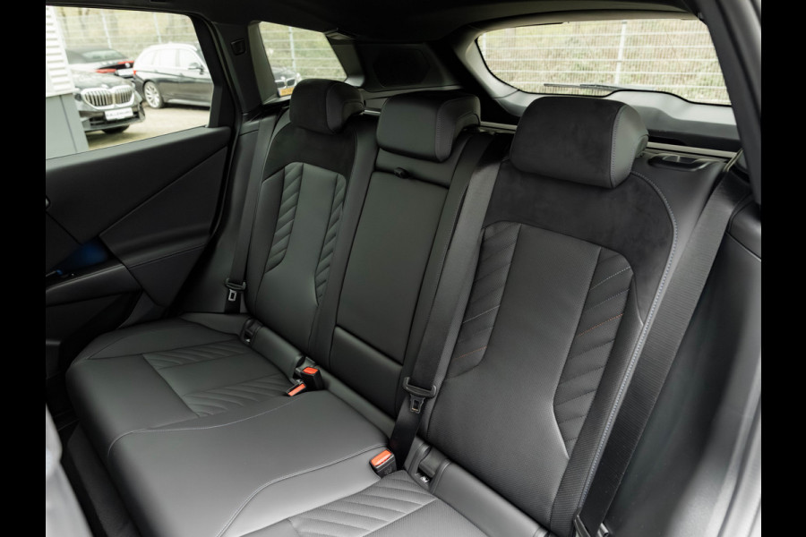 BMW X3 30e xDrive M-Sport - Trekhaak - ACC - Head-up - Stuurwiel Verwarming