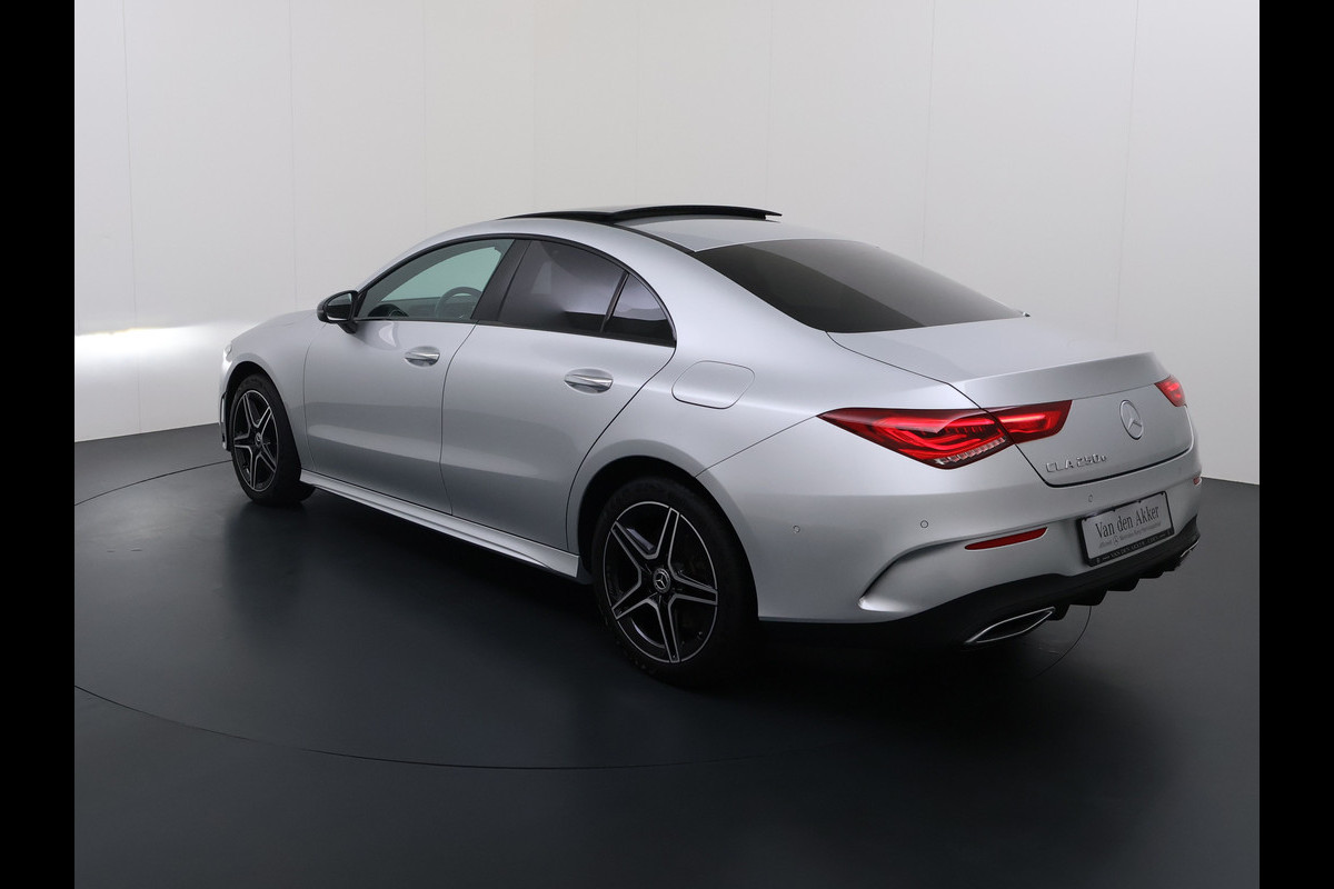 Mercedes-Benz CLA-Klasse 250e AMG // Panoramadak // Nightpakket // Sfeerverlichting // Carplay // Camera // Keyless // MultiBeam