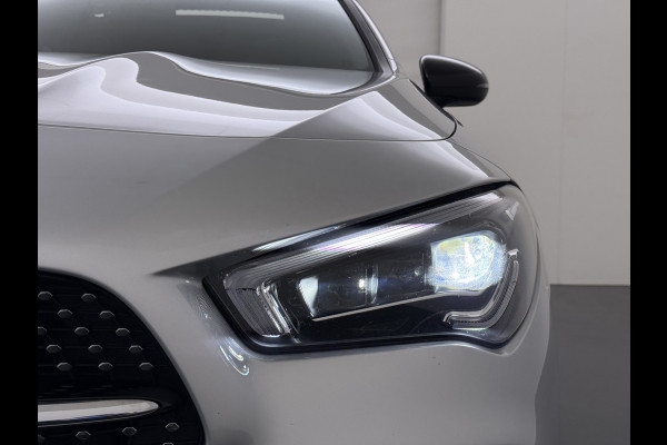 Mercedes-Benz CLA-Klasse 250e AMG // Panoramadak // Nightpakket // Sfeerverlichting // Carplay // Camera // Keyless // MultiBeam