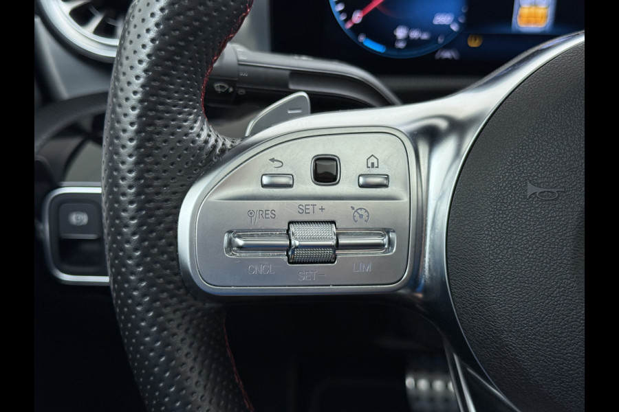Mercedes-Benz CLA-Klasse 250e AMG // Panoramadak // Nightpakket // Sfeerverlichting // Carplay // Camera // Keyless // MultiBeam